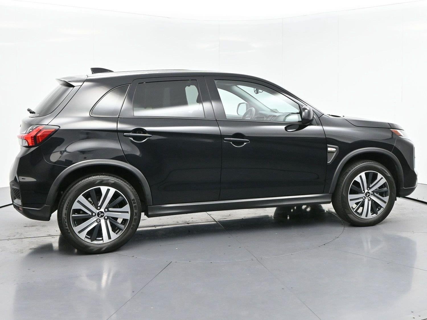 Used 2023 Mitsubishi Outlander Sport ES AWD/4WD image 7
