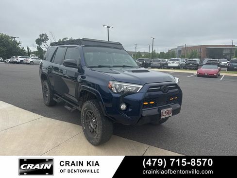 Used 2020 Toyota 4Runner Venture w/ Moonroof Package AWD/4WD image 2