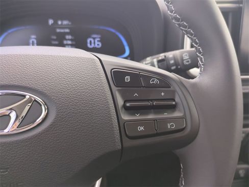 New 2025 Hyundai Venue SEL image 30