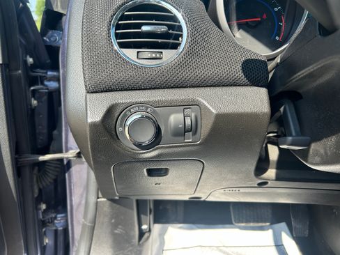 Used 2014 Chevrolet Cruze LT FWD image 16