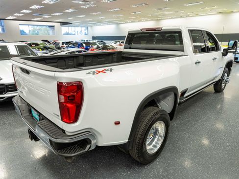 Used 2024 Chevrolet Silverado 3500 LTZ AWD/4WD image 6