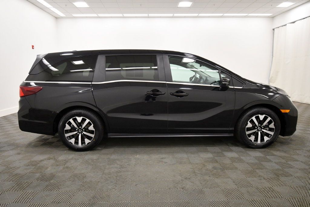 Certified 2025 Honda Odyssey EX-L image 9