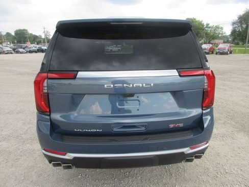New 2026 GMC Yukon Denali w/ Denali Reserve Package AWD/4WD image 5