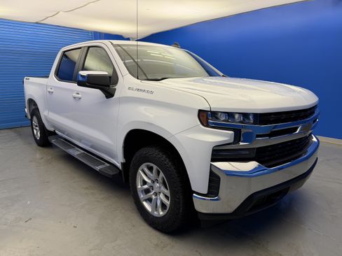 Used 2021 Chevrolet Silverado 1500 LT AWD/4WD image 2