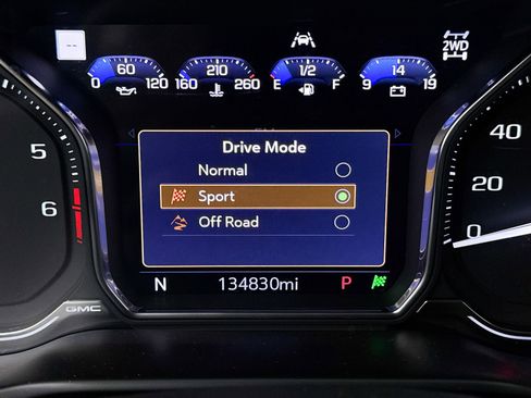 Used 2020 GMC Sierra 1500 Denali w/ Technology Package AWD/4WD image 10