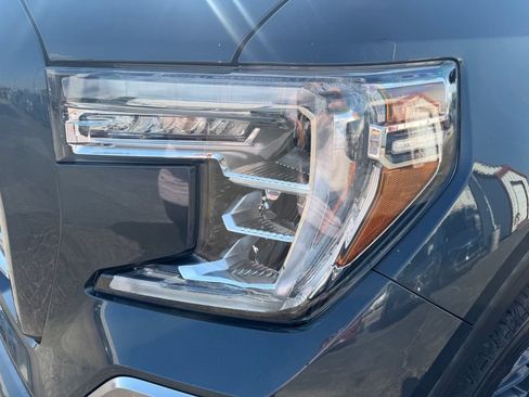 Used 2019 GMC Sierra 1500 AT4 w/ AT4 Preferred Package AWD/4WD image 11