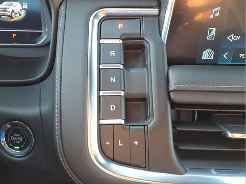 Used 2023 Chevrolet Tahoe LT w/ LT Signature Package AWD/4WD image 23