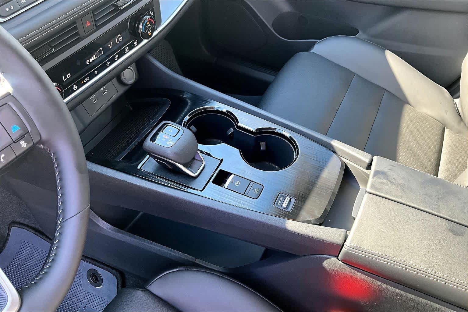 New 2027 Nissan Rogue SV FWD image 7