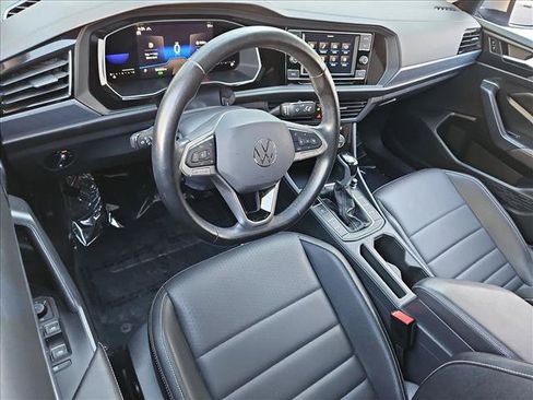 Used 2022 Volkswagen Jetta SE w/ Panoramic Sunroof Package FWD image 10