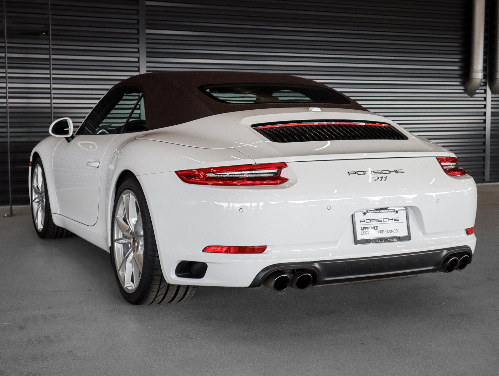 Certified 2017 Porsche 911 Carrera RWD image 3