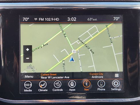 Used 2022 Jeep Grand Cherokee Laredo X image 12