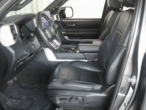 Used 2022 Toyota Tundra Platinum image 8