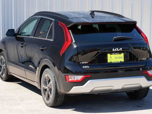 Used 2023 Kia Niro EX image 43