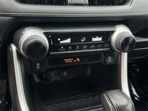 Certified 2022 Toyota RAV4 LE image 22