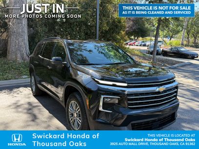 Used 2024 Chevrolet Traverse LT