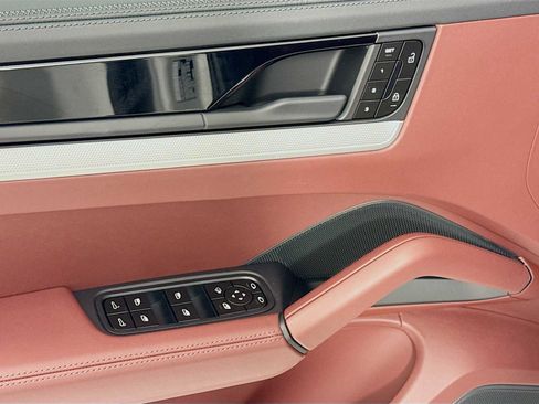 New 2025 Porsche Cayenne Coupe image 11