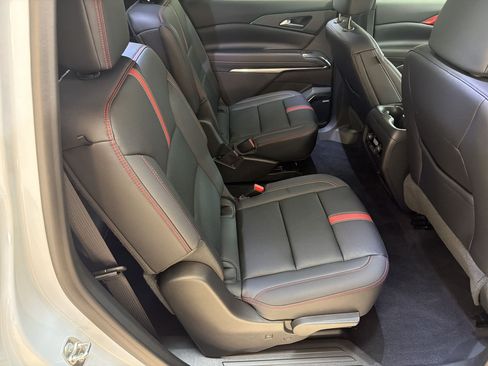 Used 2026 Chevrolet Traverse RS w/ LPO, Floor Liner Package AWD/4WD image 27