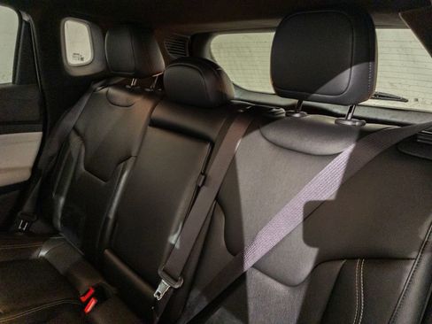 Used 2025 Jeep Compass Limited image 11