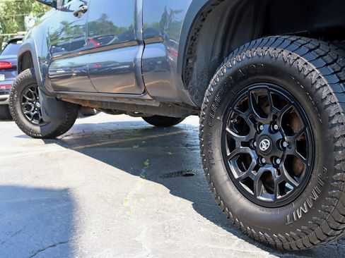 Used 2019 Toyota Tacoma SR w/ SX Package AWD/4WD image 14