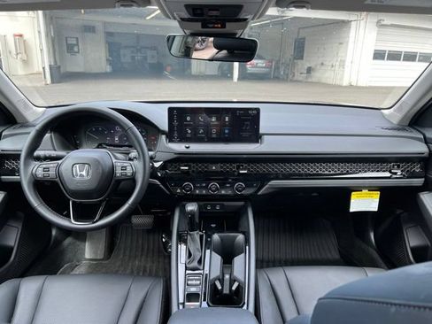 Used 2025 Honda Accord EX-L image 9