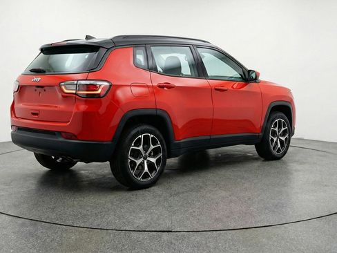 Used 2025 Jeep Compass Limited AWD/4WD image 6