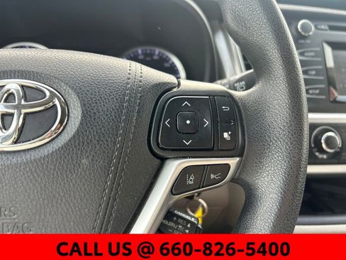 Used 2018 Toyota Highlander LE w/ Protection Package #3 AWD/4WD image 15