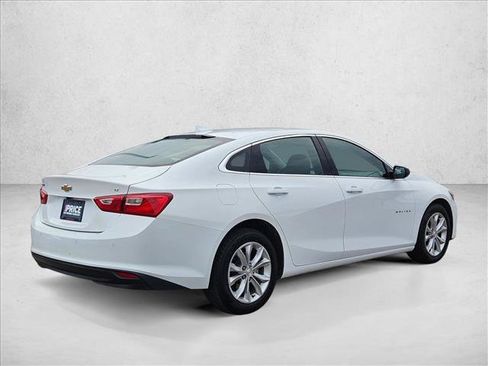 Used 2025 Chevrolet Malibu LT image 5