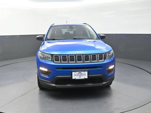 Used 2019 Jeep Compass Sport AWD/4WD image 2