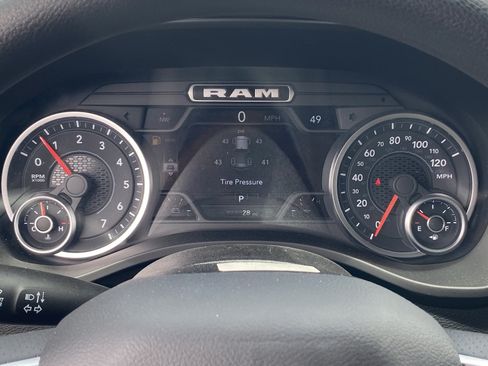 New 2026 RAM 1500 Express AWD/4WD image 22
