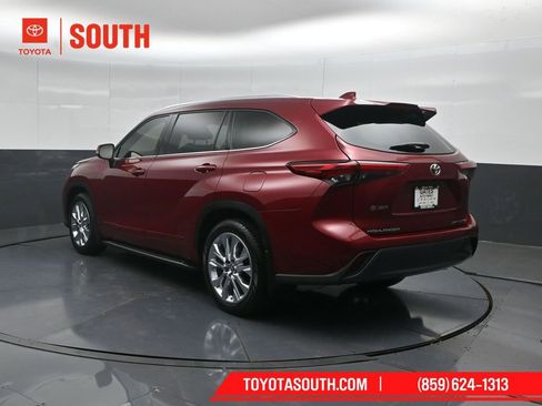 Used 2023 Toyota Highlander Limited AWD/4WD image 8