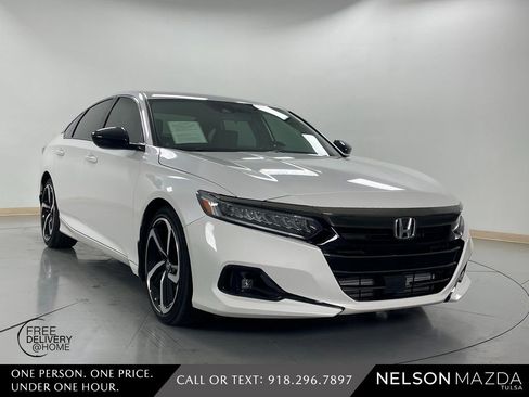 Used 2022 Honda Accord Sport image 4