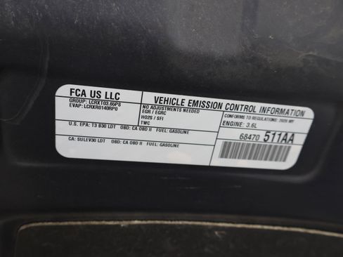 Used 2020 Chrysler Pacifica Limited FWD image 19