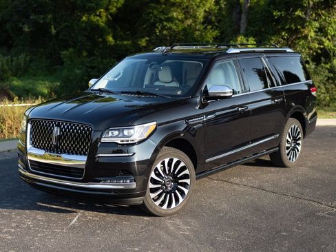 Used 2022 Lincoln Navigator L Black Label AWD/4WD image 2