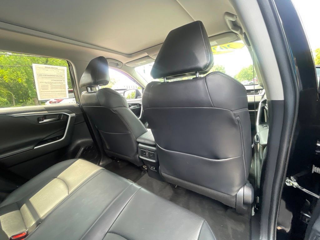 Used 2021 Toyota RAV4 Limited AWD/4WD image 23