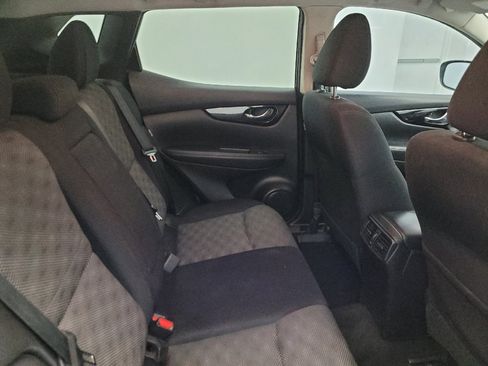 Used 2021 Nissan Rogue Sport SV AWD/4WD image 19
