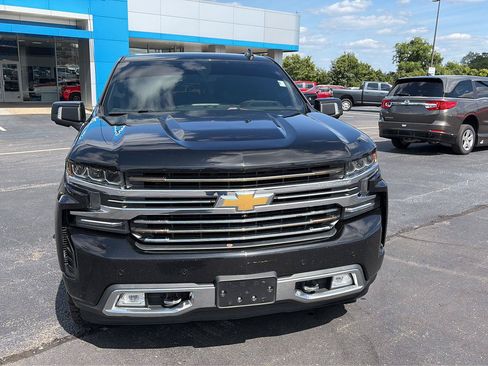 Used 2019 Chevrolet Silverado 1500 High Country w/ Technology Package AWD/4WD image 8