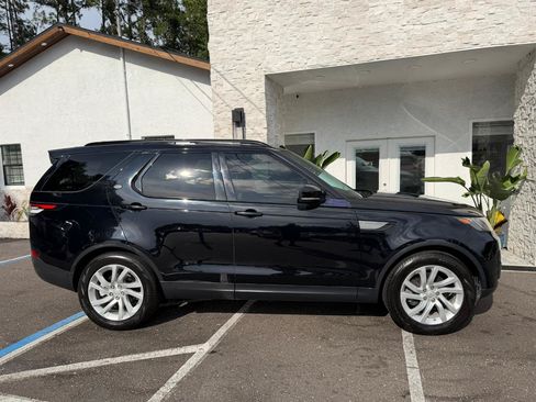 Used 2018 Land Rover Discovery SE AWD/4WD image 18