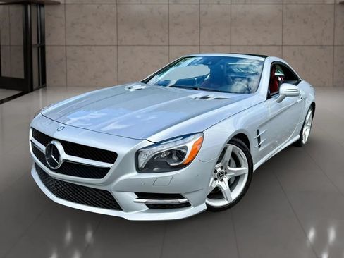Used 2013 Mercedes-Benz SL 550 w/ Premium Pkg image 2