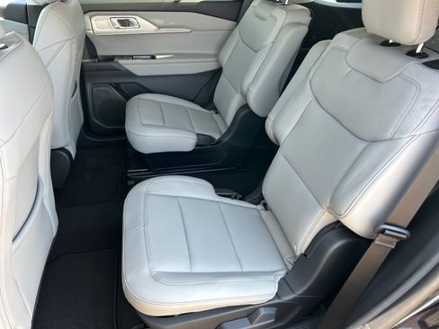 New 2026 Ford Explorer Active w/ Active Comfort Package RWD image 17