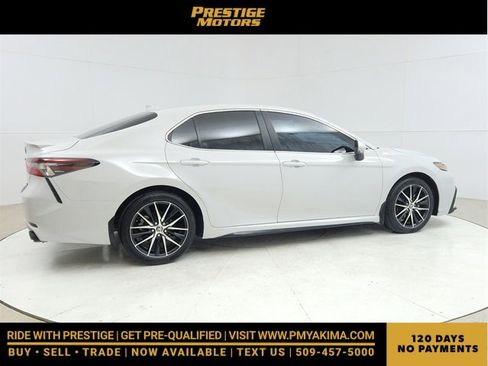 Used 2024 Toyota Camry SE image 7