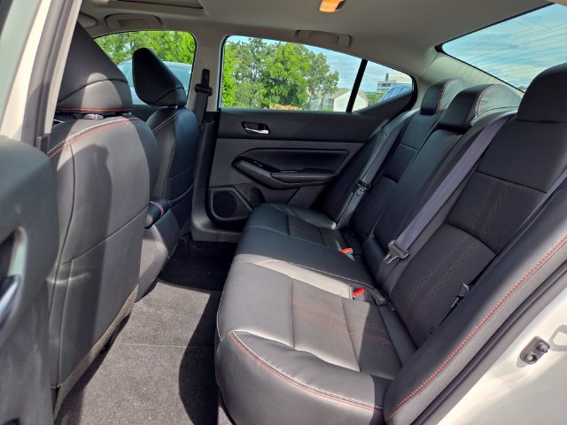 Used 2024 Nissan Altima 2.5 SR w/ SR Premium Package FWD image 13