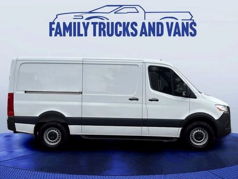 Used 2021 Mercedes-Benz Sprinter 2500 image 6