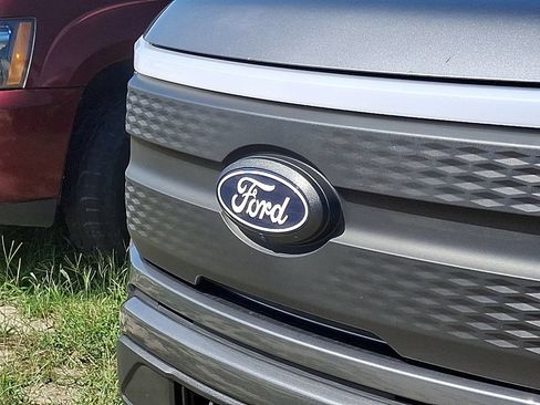 Used 2025 Ford F150 Lightning XLT AWD/4WD image 4