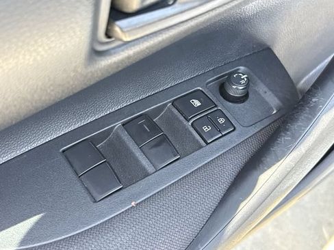 Used 2025 Toyota Corolla LE FWD image 18