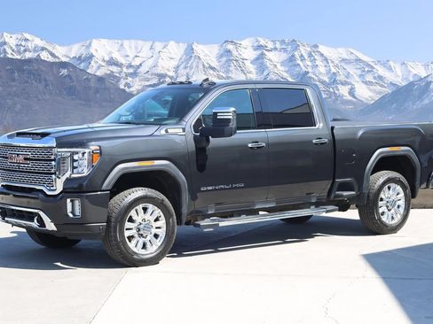 Used 2021 GMC Sierra 3500 Denali w/ Denali Ultimate Package AWD/4WD image 2