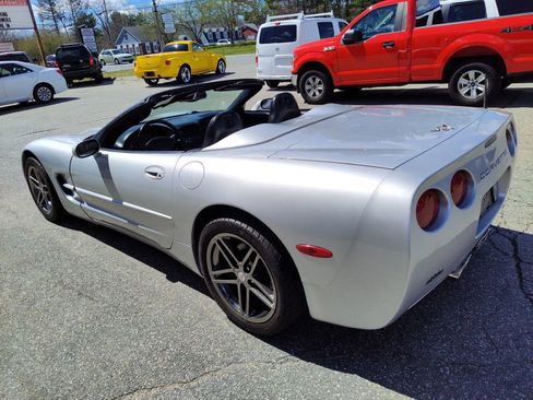 Used 2003 Chevrolet Corvette Convertible w/ Preferred Equipment Group1 image 6