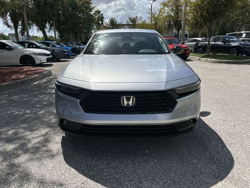 Used 2025 Honda Accord SE image 9