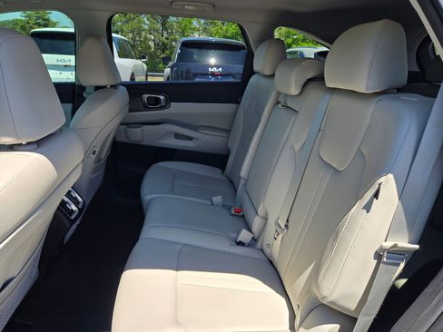 Used 2025 Kia Sorento S w/ Panoramic Sunroof Package FWD image 32