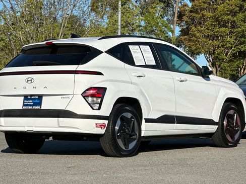 Certified 2024 Hyundai Kona SEL FWD image 4