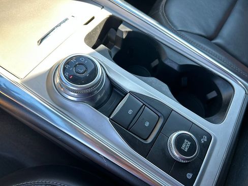 Used 2022 Ford Explorer XLT w/ Equipment Group 202A image 26